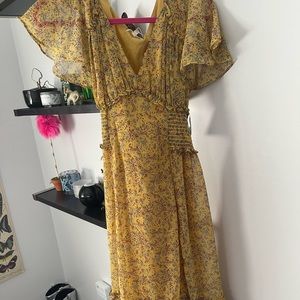 BRAND NEW NEVER WORN NORDSTROM FLORAL MIDI DRESS- FITS SIZE S-M